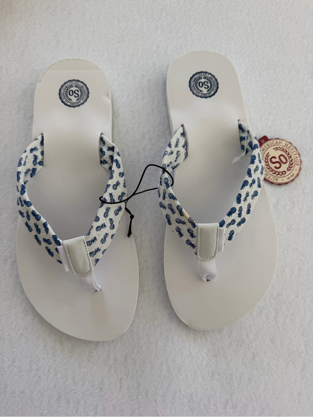 NWT SO Women White Sandal Flip-Flops w/Navy Pineapple designed Straps. Size 9/10